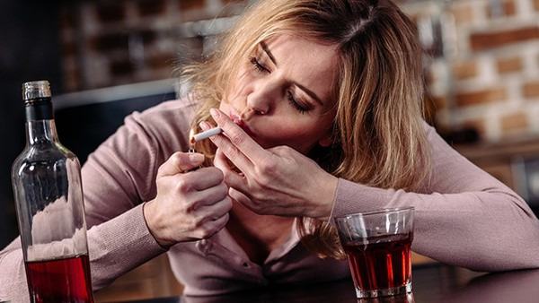 黄斑病会对视网膜产生什么影响