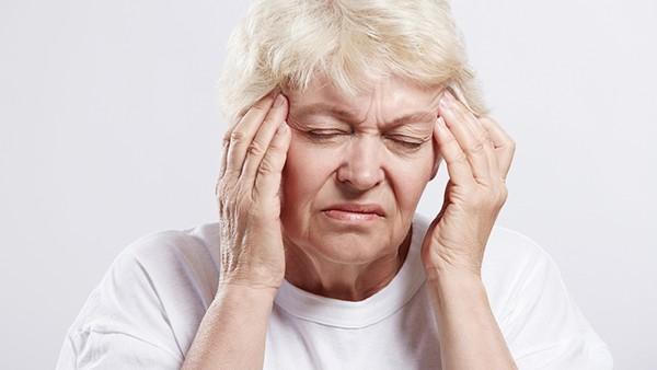 牙龈出血要不要去看牙医